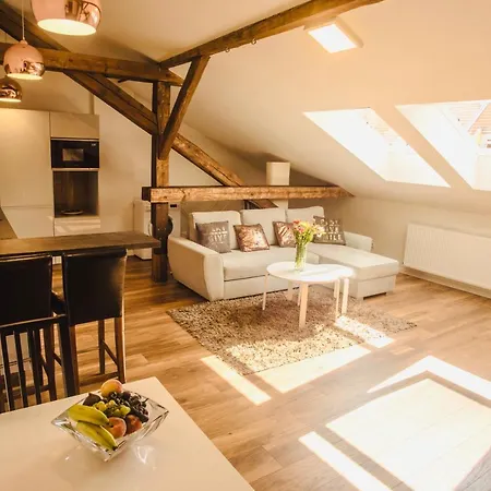 Apartmán Charming Loft Apartman *